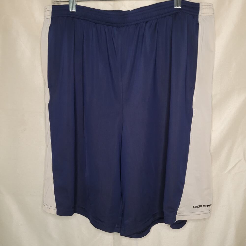 XL Under Armour Navy Blue and White Athletic Shorts